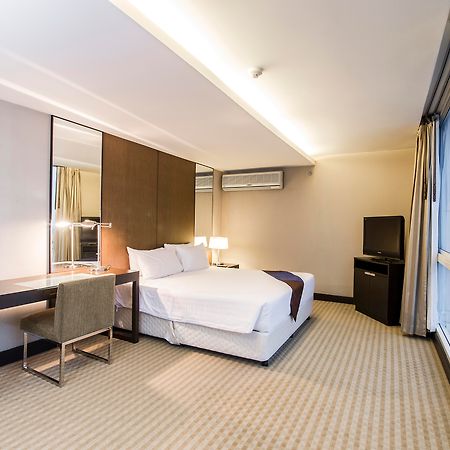 The Narathiwas Hotel & Residence Sathorn Bangkok Exterior photo