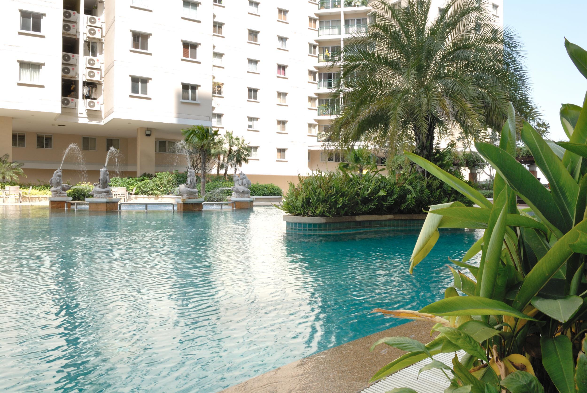 The Narathiwas Hotel & Residence Sathorn Bangkok Exterior photo