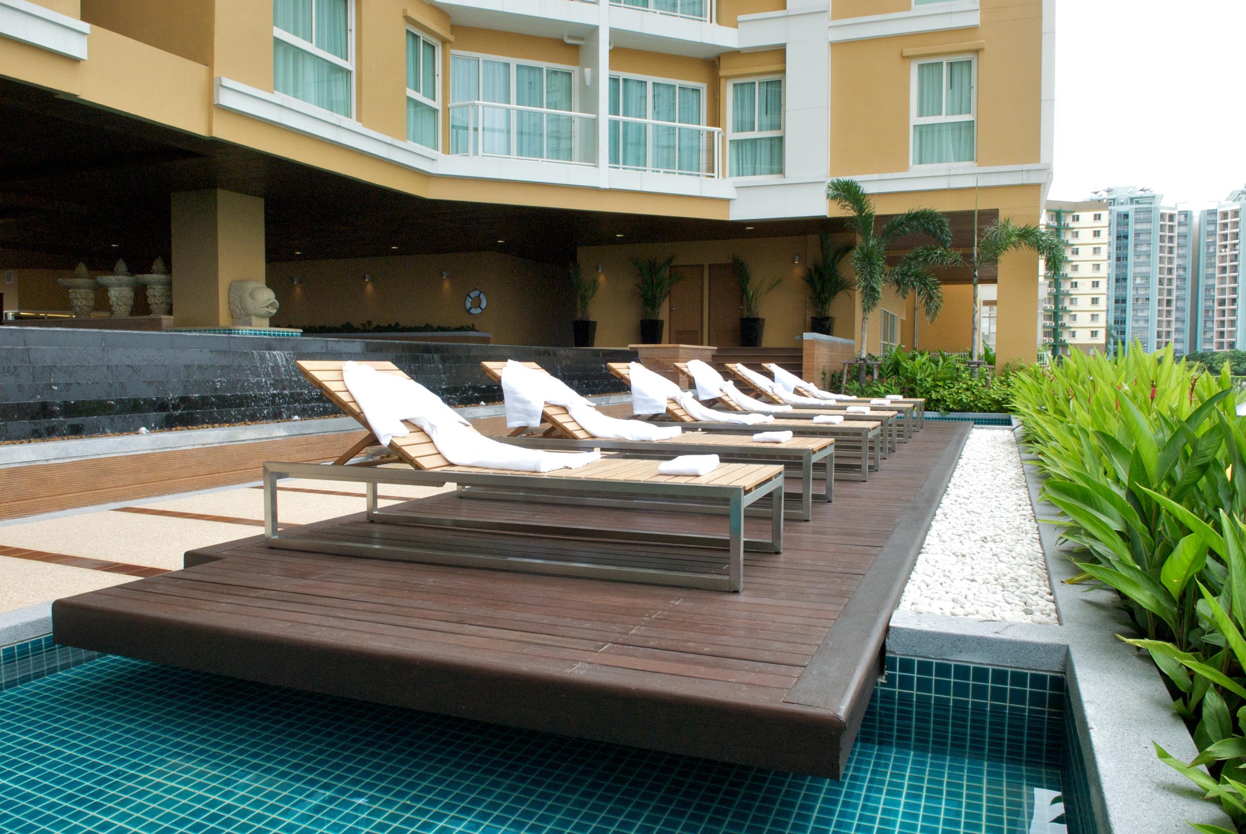 The Narathiwas Hotel & Residence Sathorn Bangkok Exterior photo