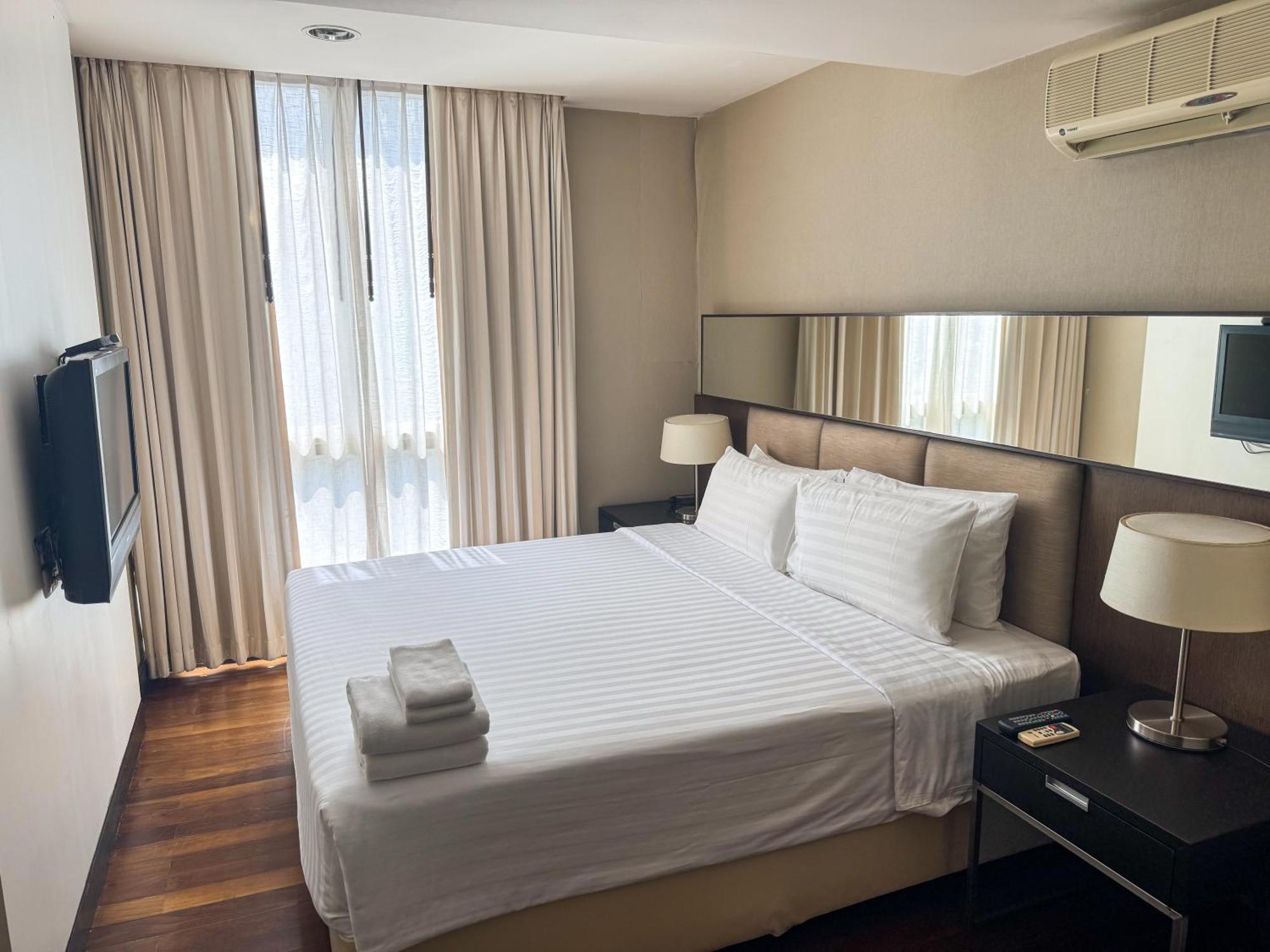 The Narathiwas Hotel & Residence Sathorn Bangkok Exterior photo