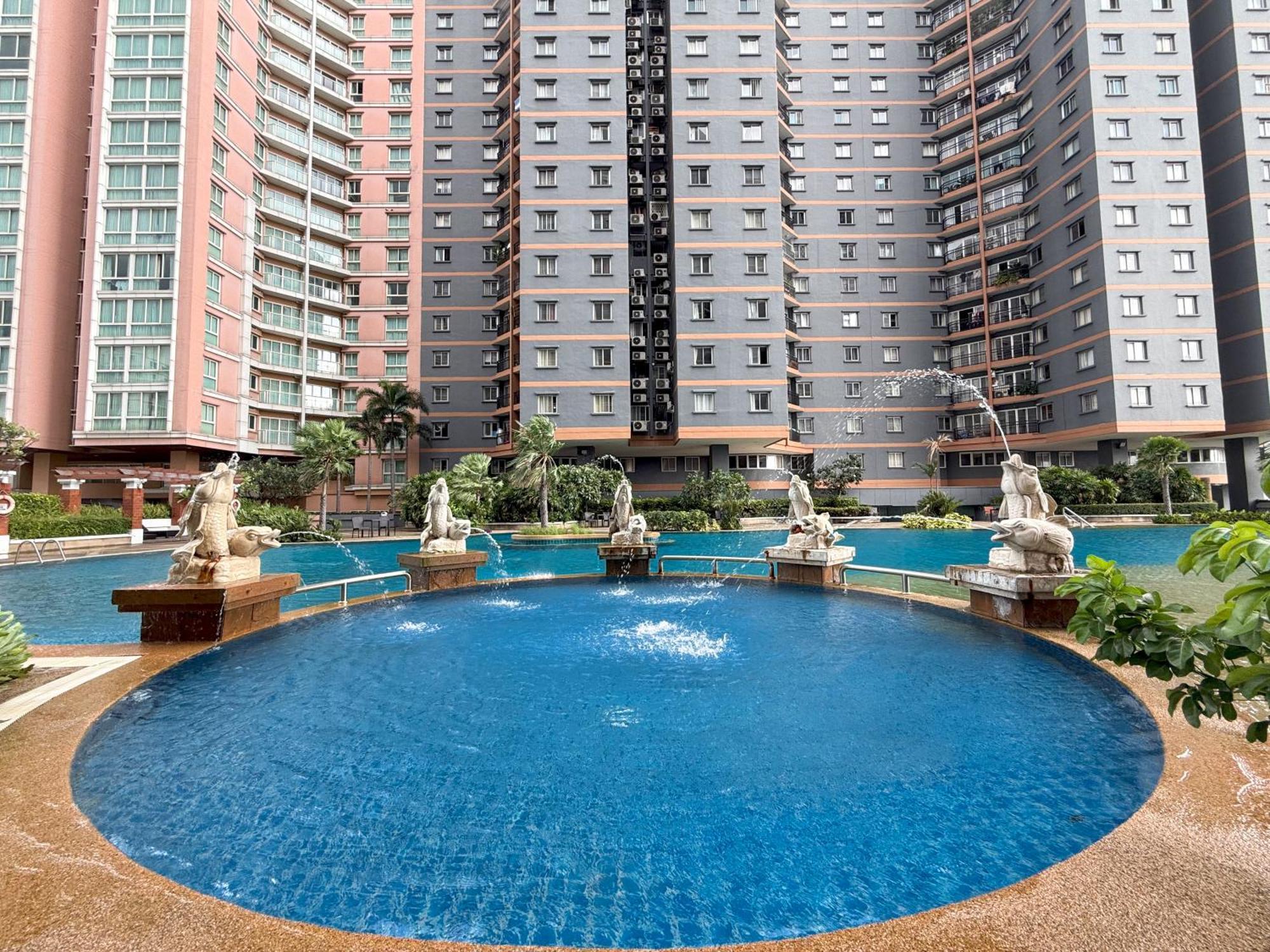 The Narathiwas Hotel & Residence Sathorn Bangkok Exterior photo