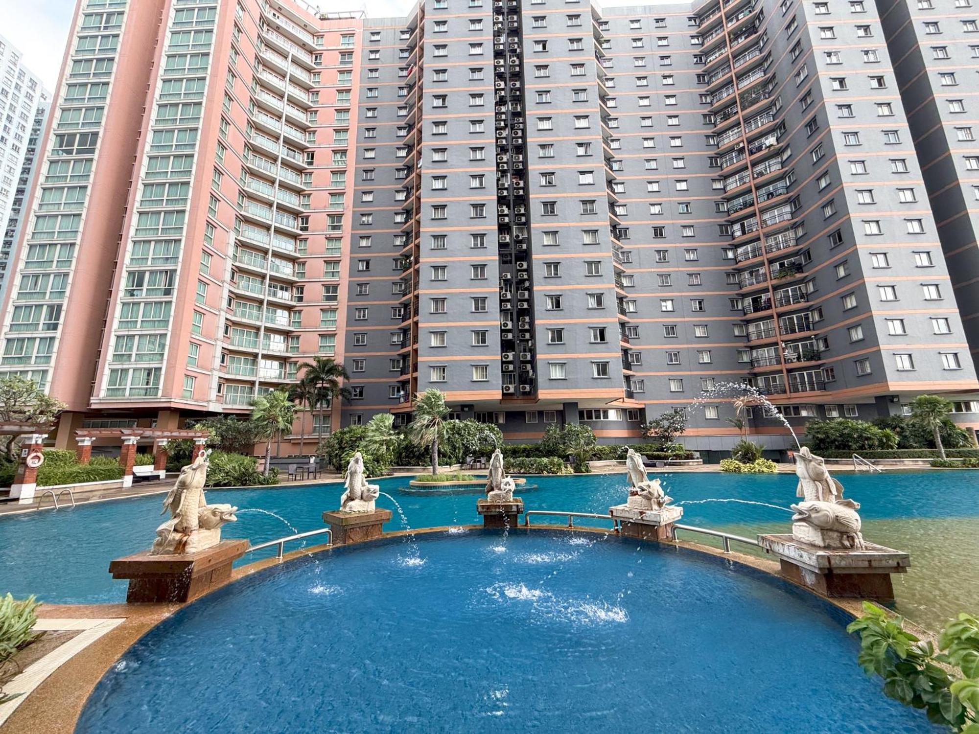 The Narathiwas Hotel & Residence Sathorn Bangkok Exterior photo
