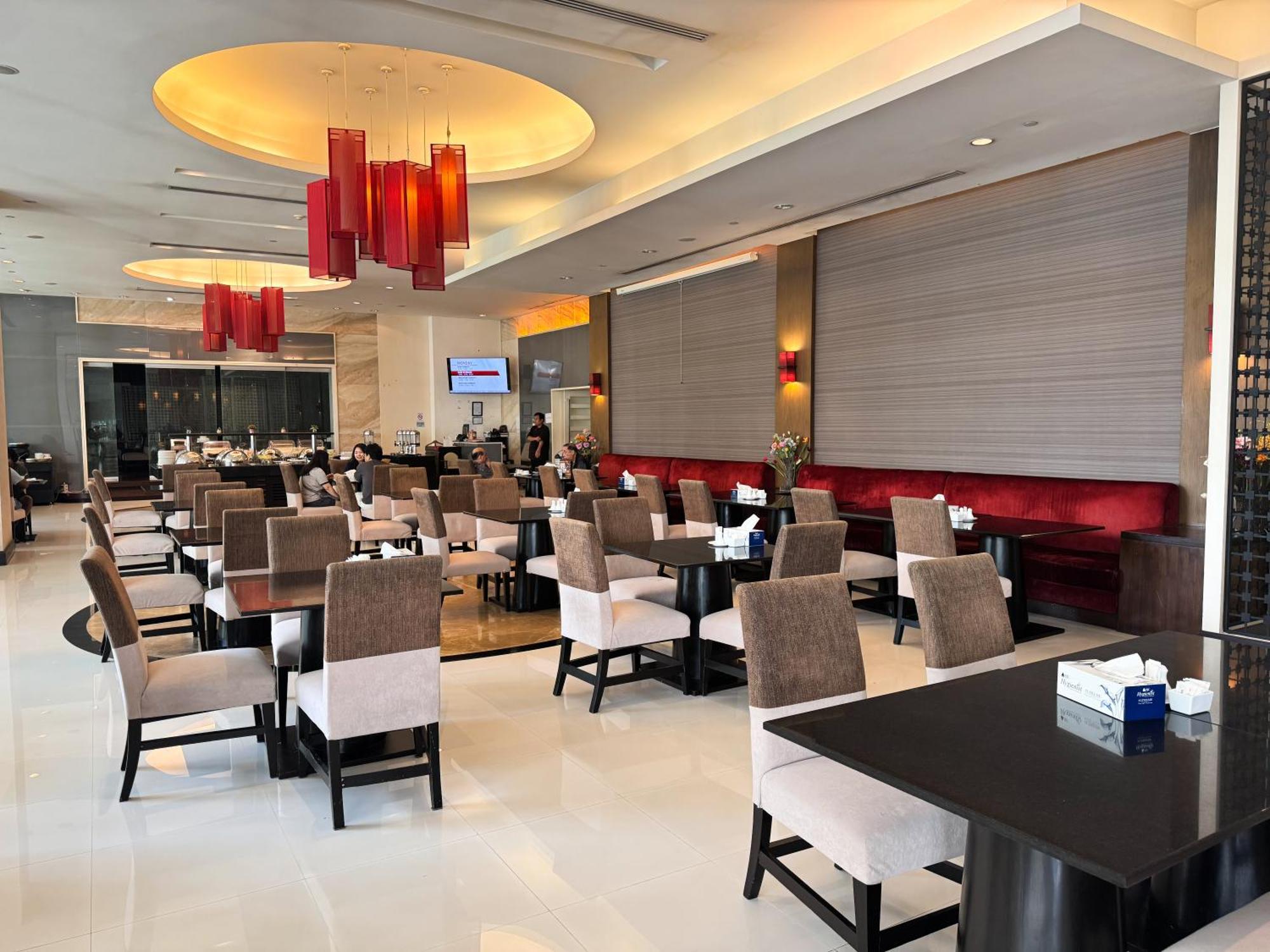 The Narathiwas Hotel & Residence Sathorn Bangkok Exterior photo
