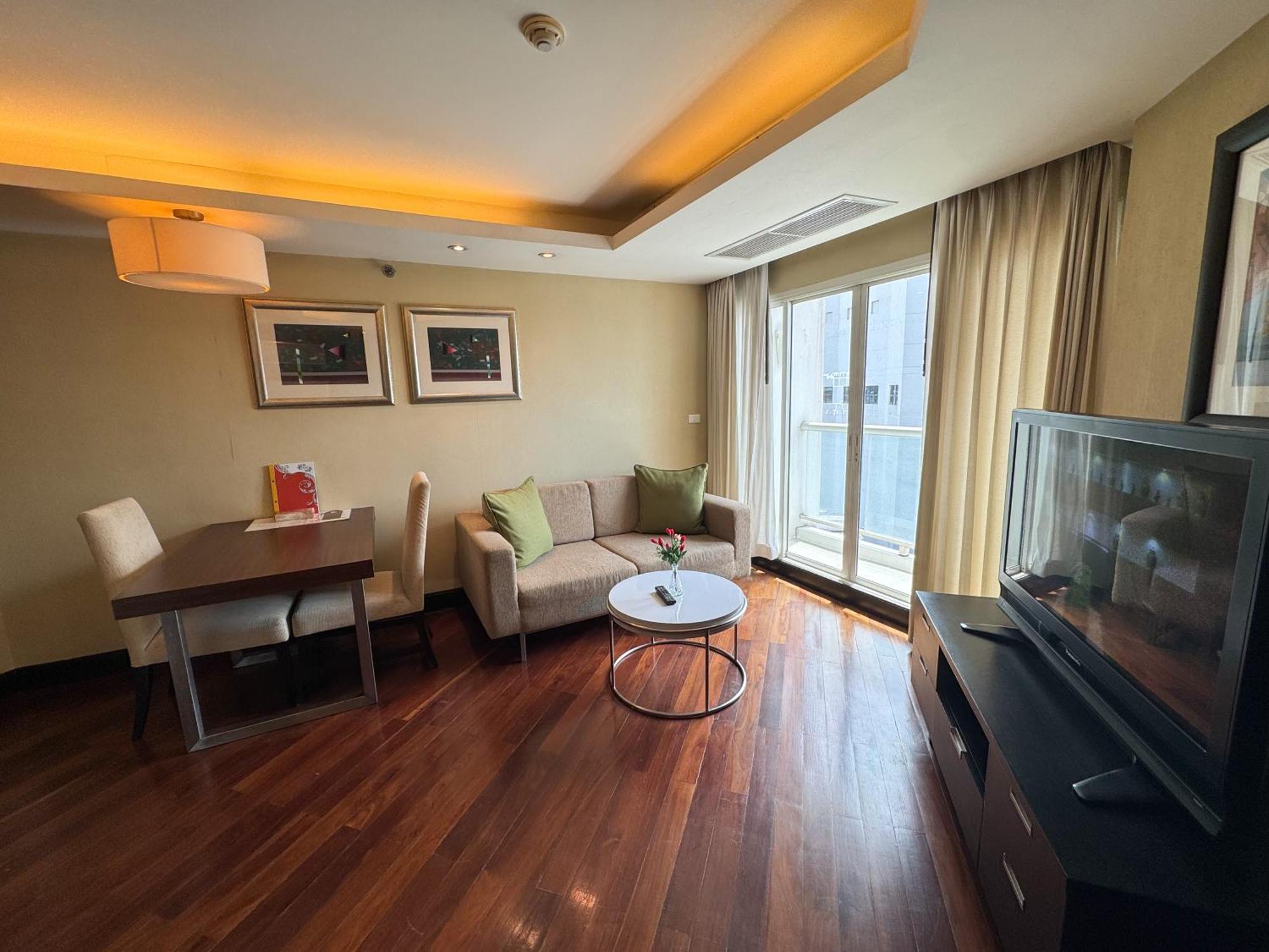 The Narathiwas Hotel & Residence Sathorn Bangkok Exterior photo