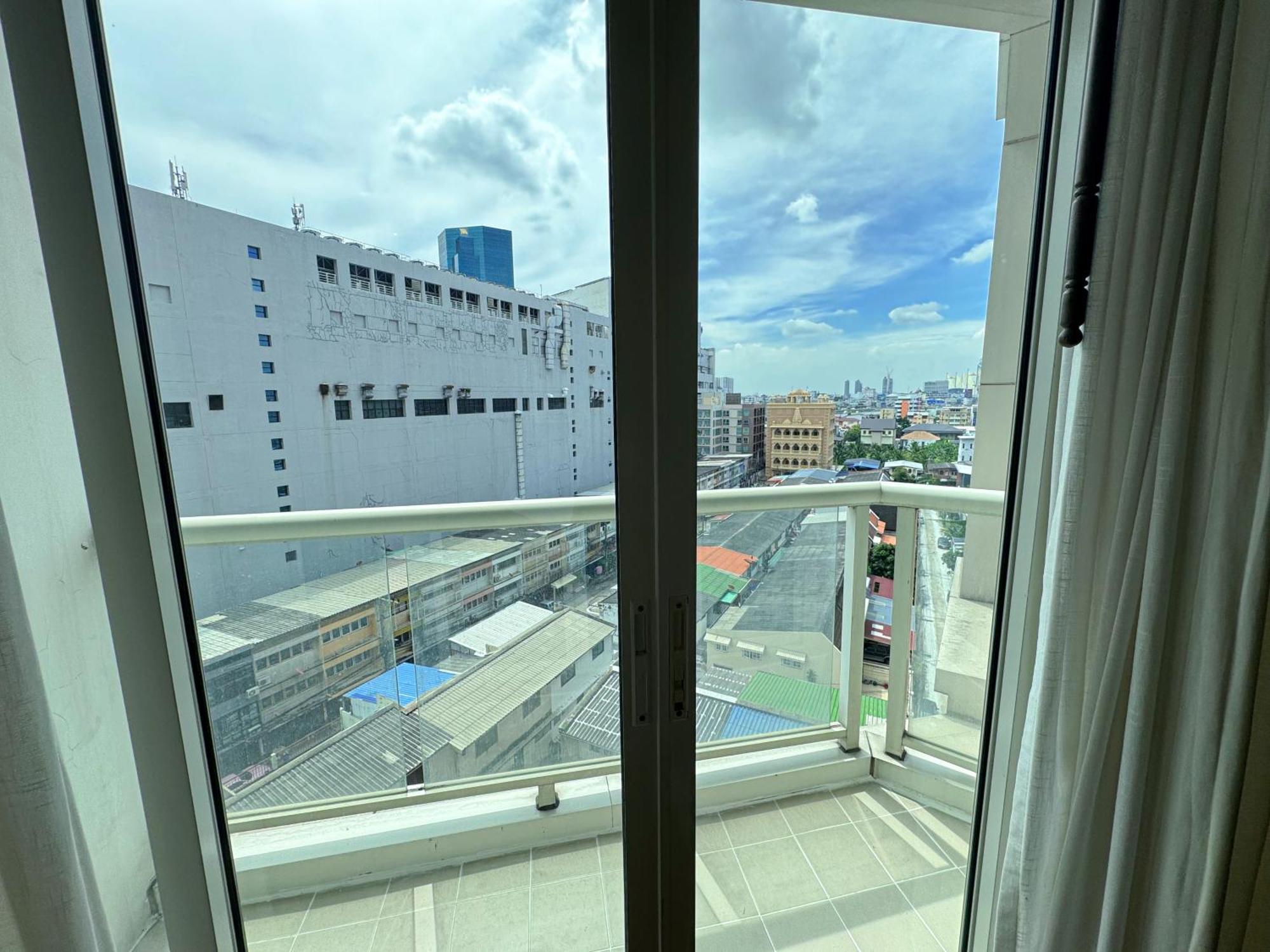 The Narathiwas Hotel & Residence Sathorn Bangkok Exterior photo